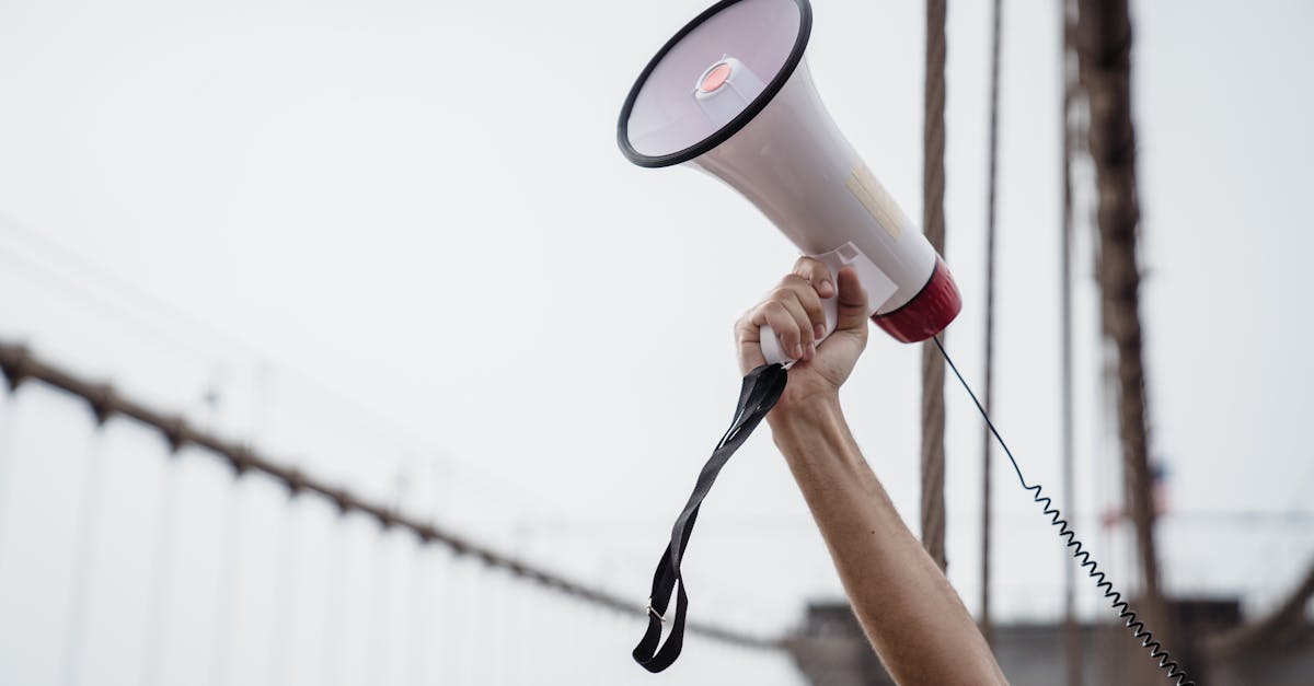 AI Bots Protest at Hotel Technology Conference